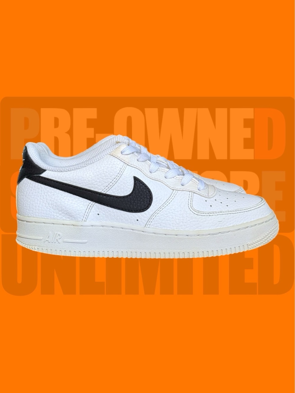 Nike White and Black Kids Low-Top Sneakers